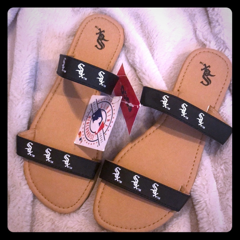 NWT XL Chicago White Sox sandals